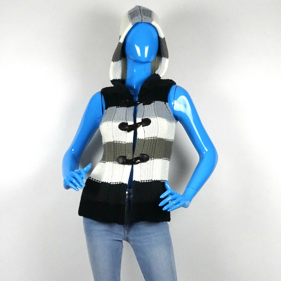 Epic Threads Chunky Knit Hooded Vest Juniors S - Picture 2 of 6